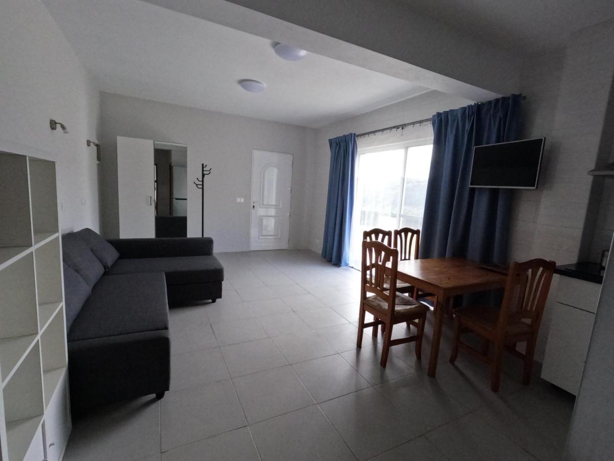 Apartamentos Praia Do Almoxarife Horta  Esterno foto